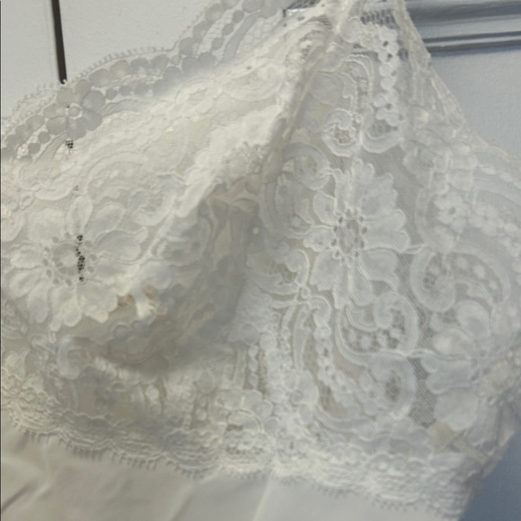 Chic White Lace Chemise - Picture 9 of 9